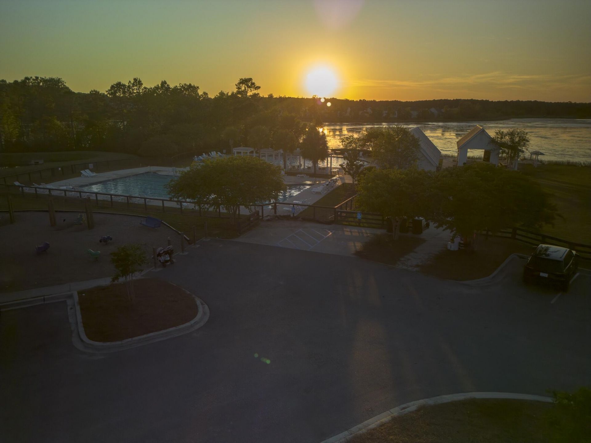 170 Yorkshire Drive Photo 23