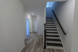 170 Yorkshire Drive photo 4