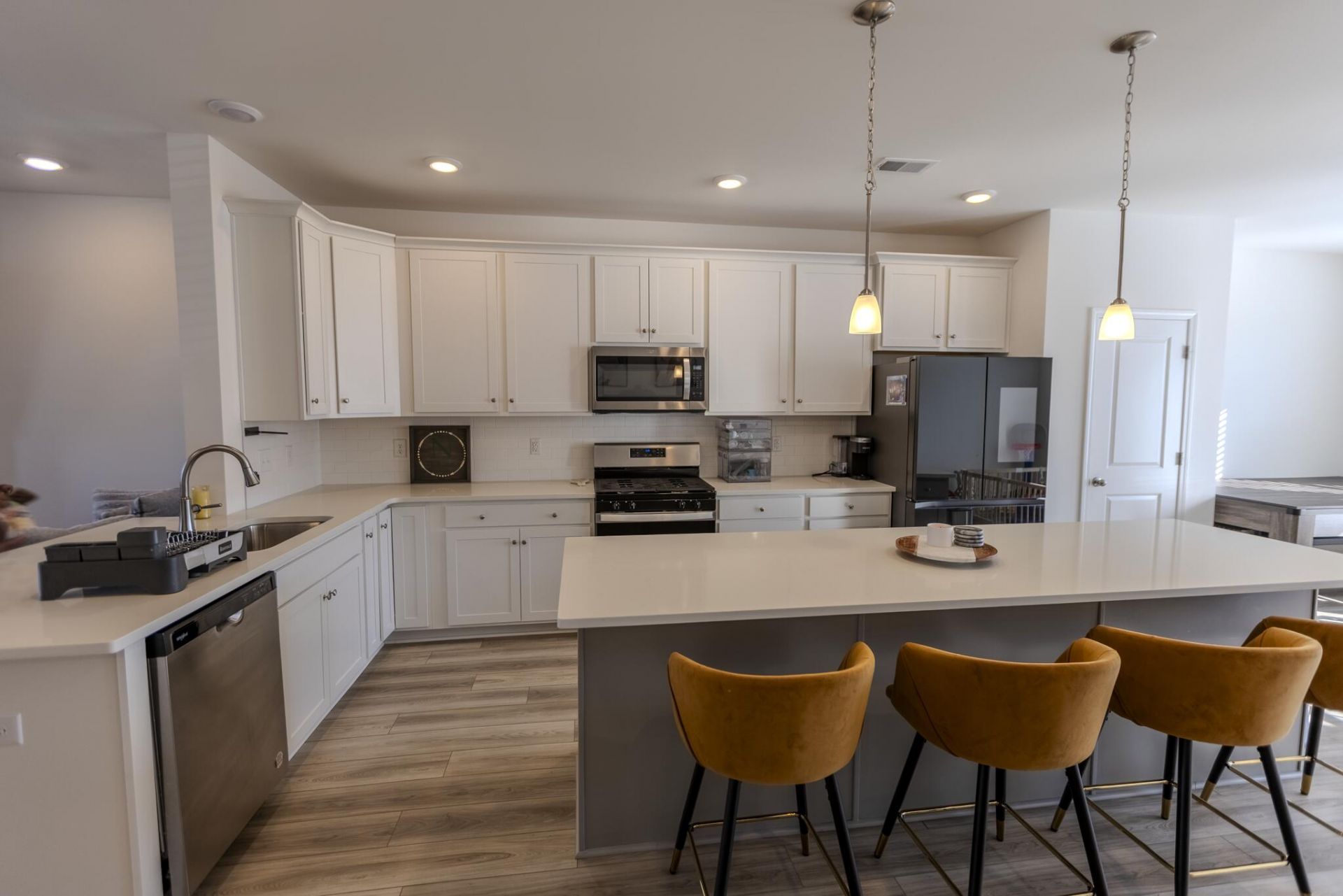 170 Yorkshire Drive Photo 8