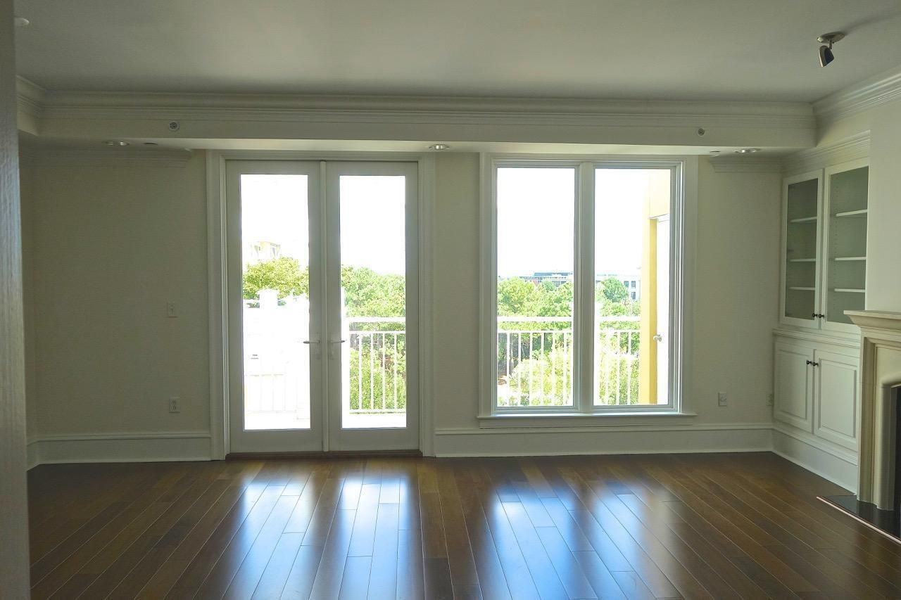 5009 Old Bridgeview Lane Photo 6