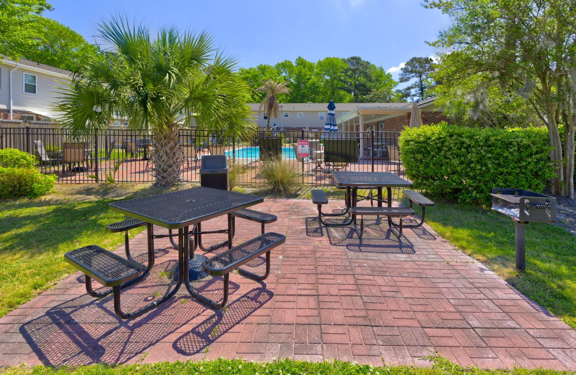 415 Parkdale Drive Photo 12