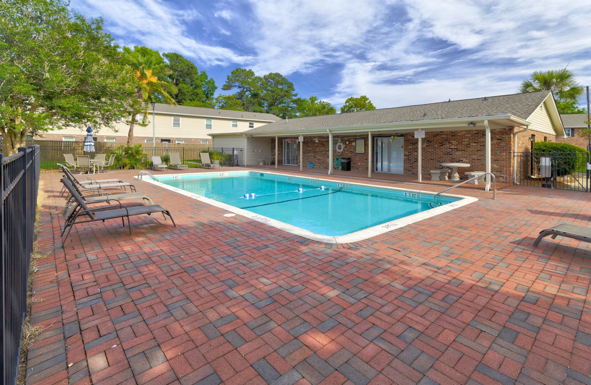 415 Parkdale Drive Photo 16