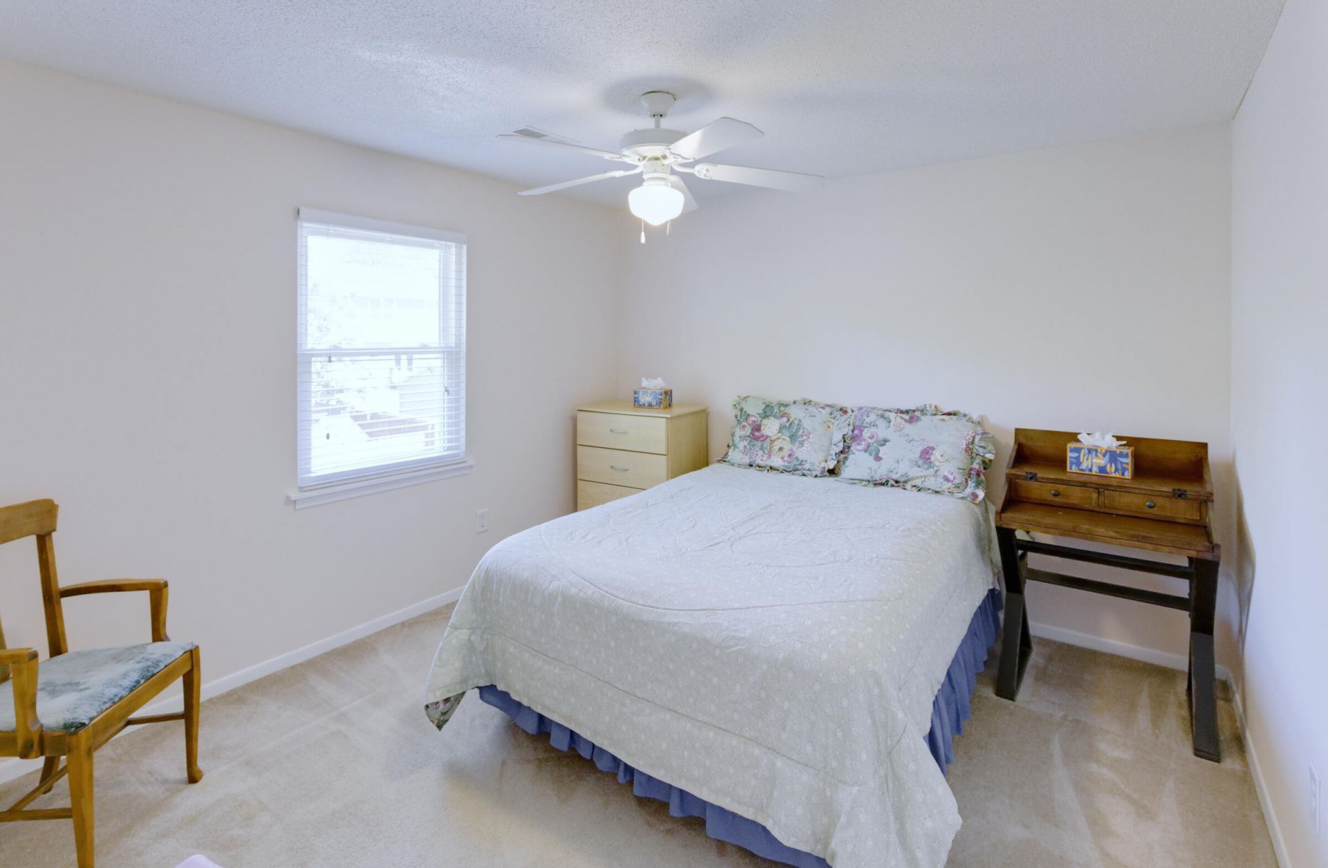 415 Parkdale Drive Photo 17