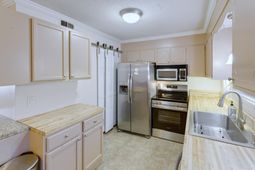 415 Parkdale Drive photo 4