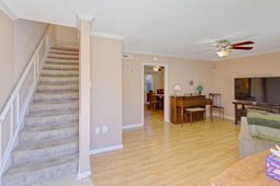 415 Parkdale Drive photo 4