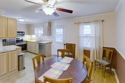 415 Parkdale Drive photo 4