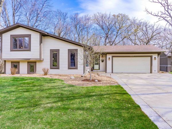112117 Haering Circle , Chaska, MN 55318