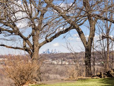 1835 Hunter Lane, Mendota Heights, MN 55118