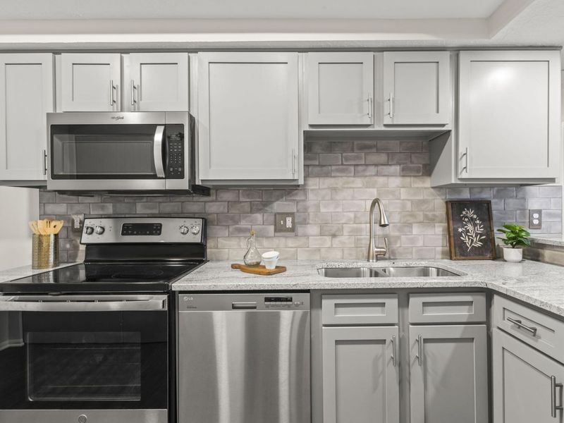 360 Villa Oaks Lane, Columbus, OH 43230 Photo 10