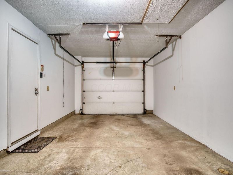 360 Villa Oaks Lane, Columbus, OH 43230 Photo 24