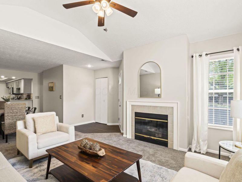 360 Villa Oaks Lane, Columbus, OH 43230 Photo 5