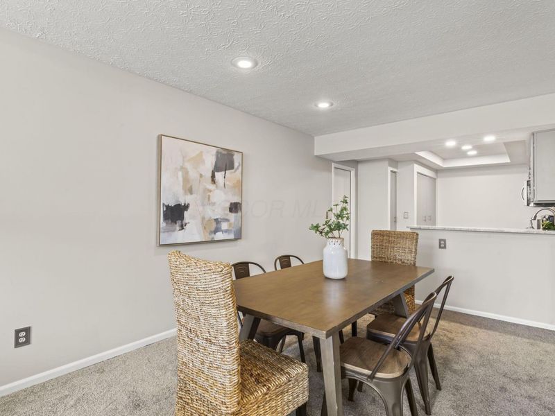 360 Villa Oaks Lane, Columbus, OH 43230 Photo 7