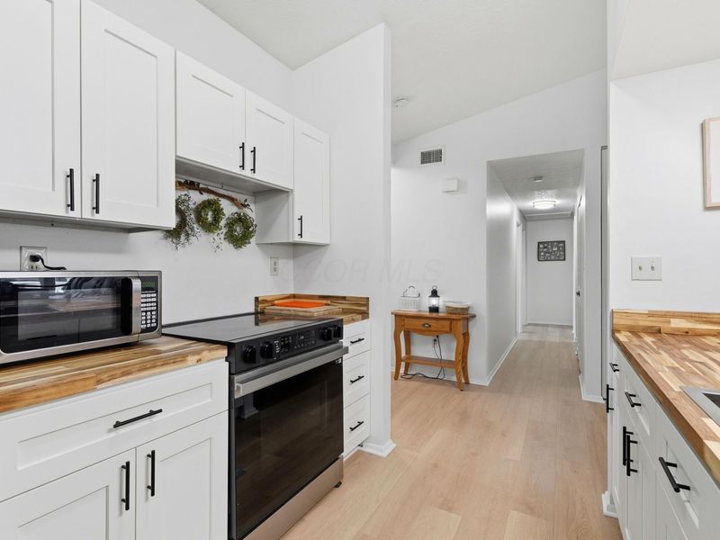 1013 S Hempstead Road, Westerville, OH 43081 Photo 8