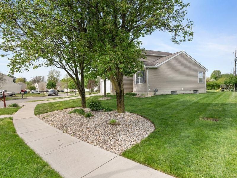 2335 Creek View Place, Unit 35, Grove City, OH 43123 Photo 3