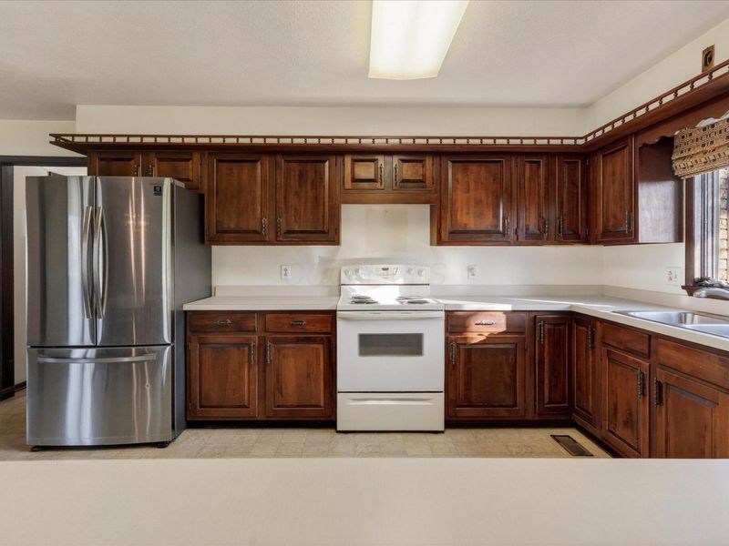 235 San Mar Gale Drive, Sabina, OH 45169 Photo 12