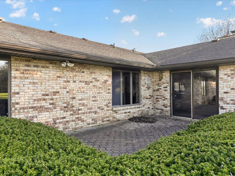 235 San Mar Gale Drive, Sabina, OH 45169 Photo 4