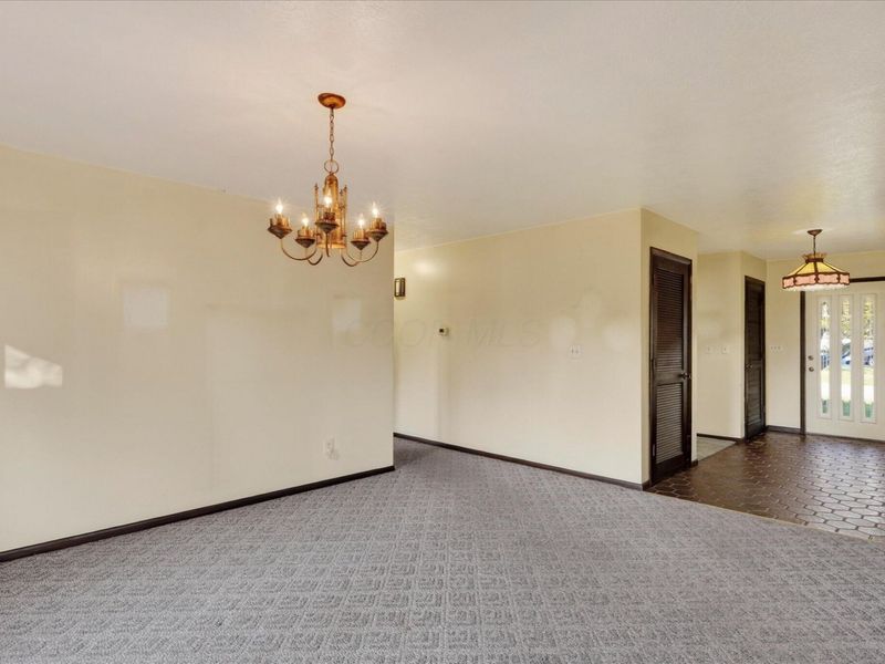 235 San Mar Gale Drive, Sabina, OH 45169 Photo 9