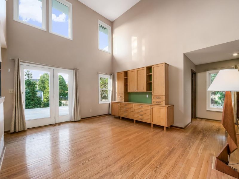 3851 Equestrian Court , Columbus, OH 43221 Photo 2