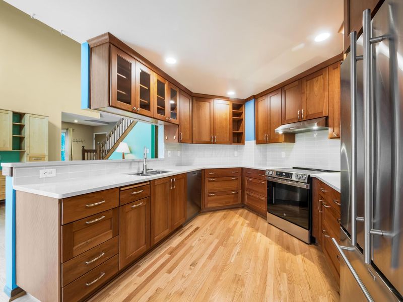 3851 Equestrian Court , Columbus, OH 43221 Photo 4