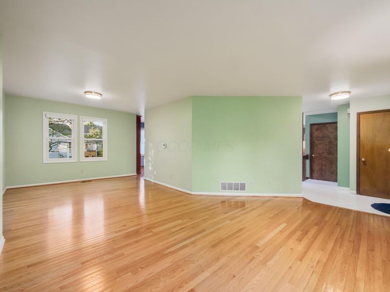 3851 Equestrian Court , Columbus, OH 43221 Photo 8