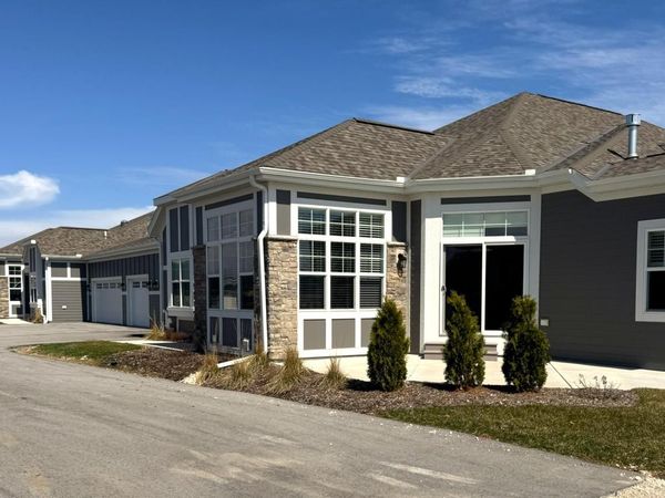 832 N Verona CIRCLE, Unit 11, Grafton, WI 53024