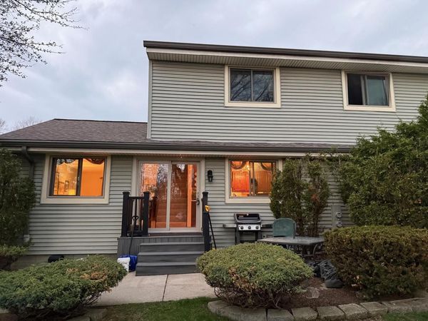 2200 E Excalibur COURT, Oak Creek, WI 53154