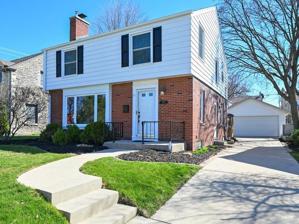 2652 N 82nd STREET, Wauwatosa, WI 53213