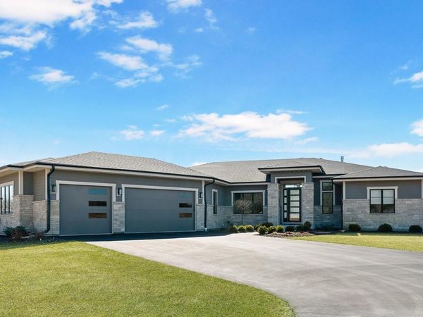 S17W30381 Hazeltine COURT, Waukesha, WI 53188