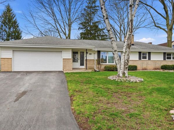 1415 N 118th STREET, Wauwatosa, WI 53226