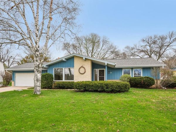 313 S University DRIVE, Waukesha, WI 53188