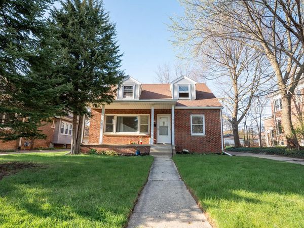 6922 W Wisconsin AVENUE, Wauwatosa, WI 53213