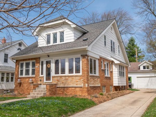 1844 Ludington AVENUE, Wauwatosa, WI 53226