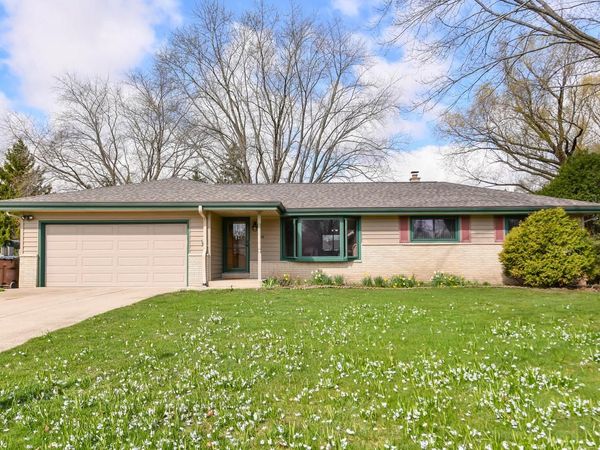 4845 S Langlade DRIVE, New Berlin, WI 53151