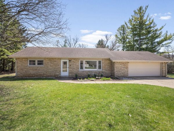 N69W21023 Pleasant STREET, Menomonee Falls, WI 53051
