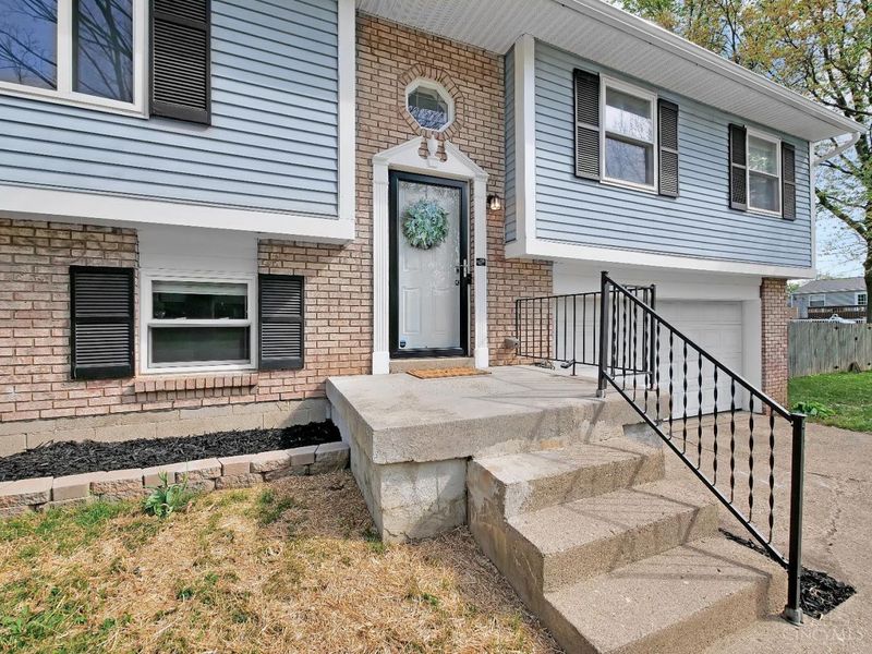 1296 Laura Lane, Mason, OH 45040 Photo 2