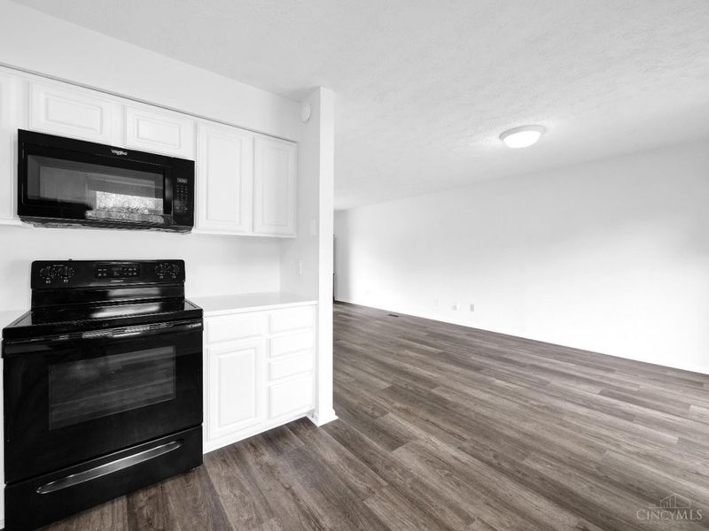 1296 Laura Lane, Mason, OH 45040 Photo 7