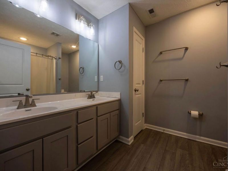 6915 Mearl Ave, North College Hill, OH 45239 Photo 18