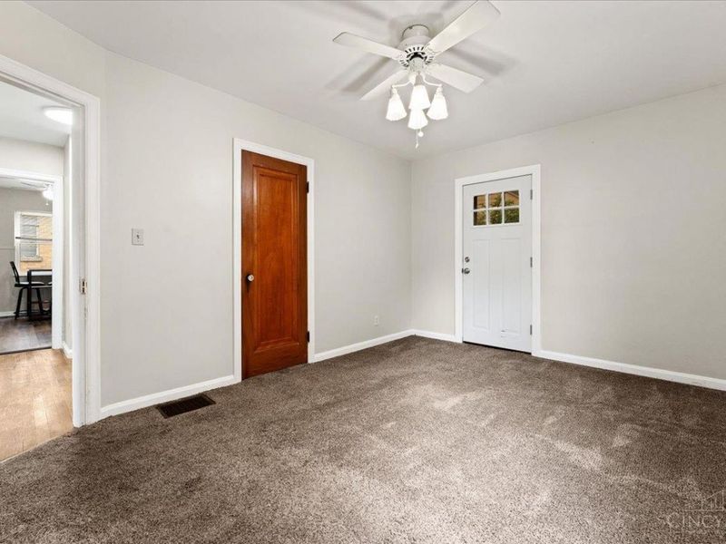 3730 Marydell Place, Cheviot, OH 45211 Photo 9