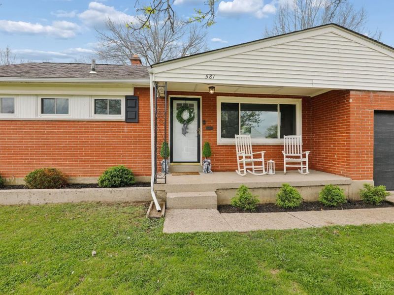 581 Fairhaven Drive, Hamilton, OH 45013 Photo 3