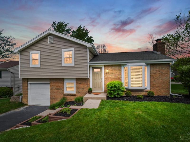 5546 Highfield Court, West Chester, OH 45069 Photo 2