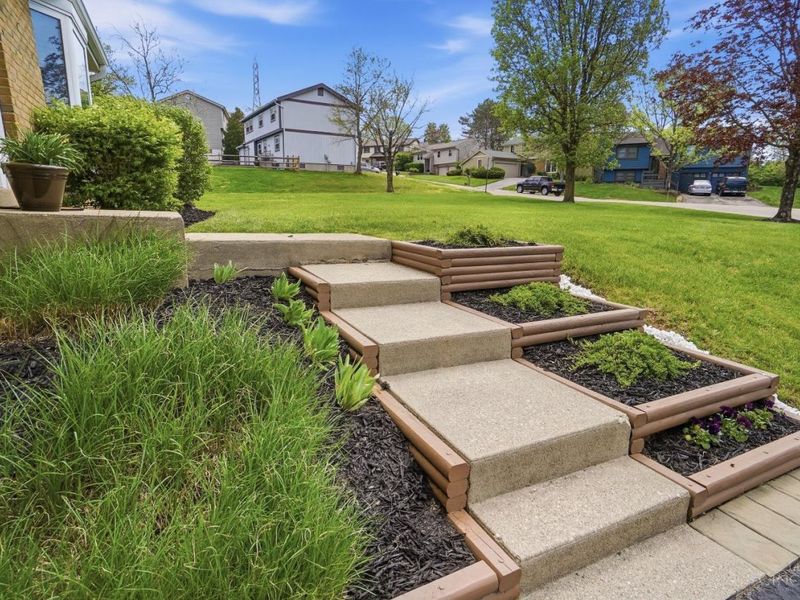 5546 Highfield Court, West Chester, OH 45069 Photo 3