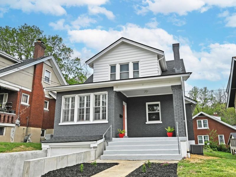 290 Bodmann Avenue, Cincinnati, OH 45219 Photo 2