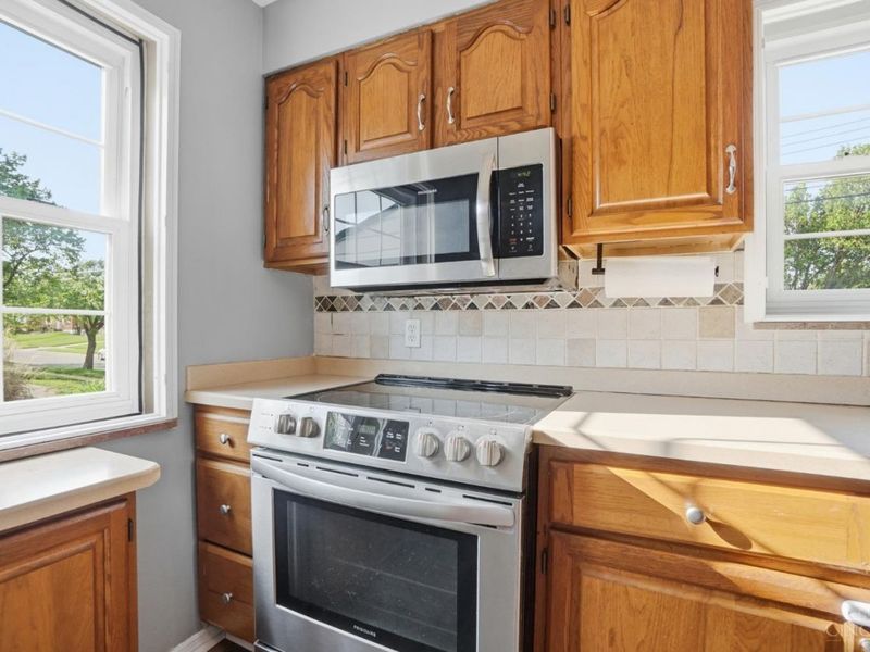 1543 Sanborn Drive, Reading, OH 45215 Photo 14