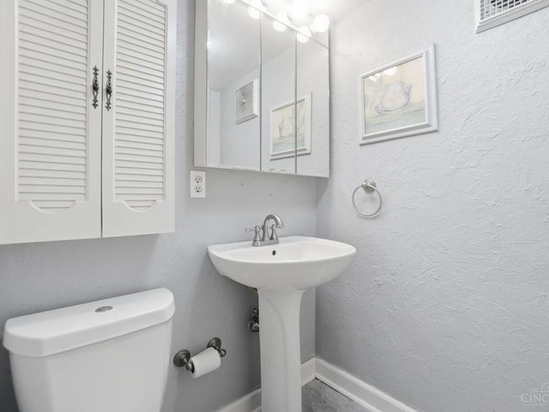 1543 Sanborn Drive, Reading, OH 45215 Photo 39