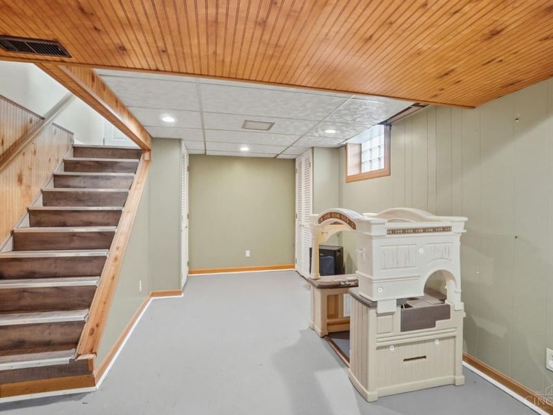 1543 Sanborn Drive, Reading, OH 45215 Photo 44