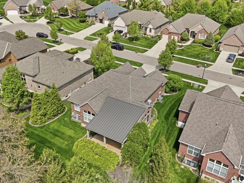 8239 Sweet Briar Court, Liberty Township, OH 45044 Photo 3