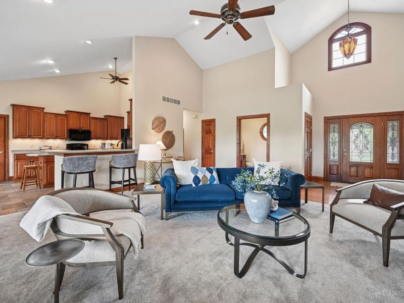 1177 Lake Trail Drive, Cincinnati, OH 45233 Photo 3