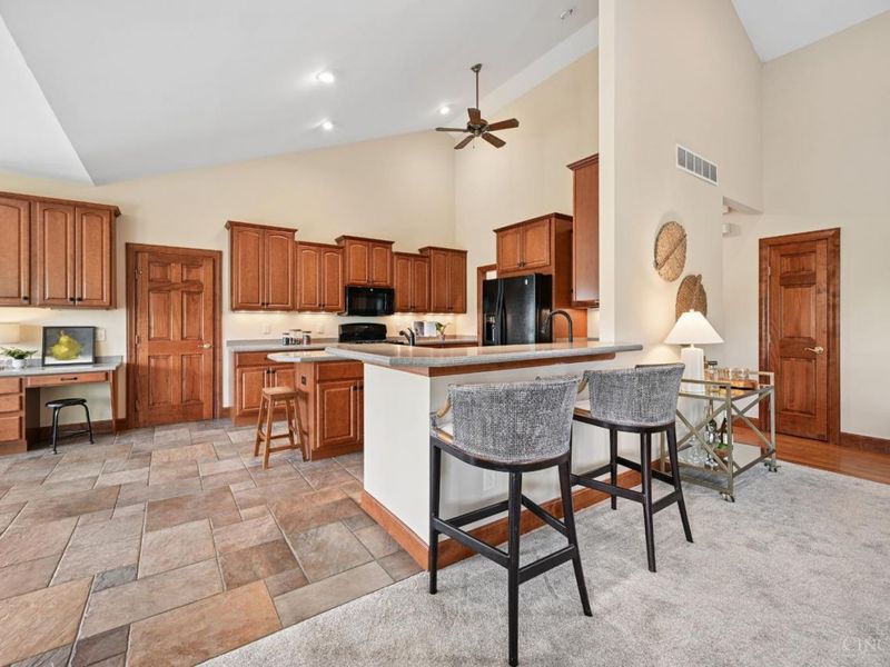 1177 Lake Trail Drive, Cincinnati, OH 45233 Photo 5