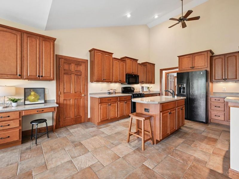 1177 Lake Trail Drive, Cincinnati, OH 45233 Photo 6