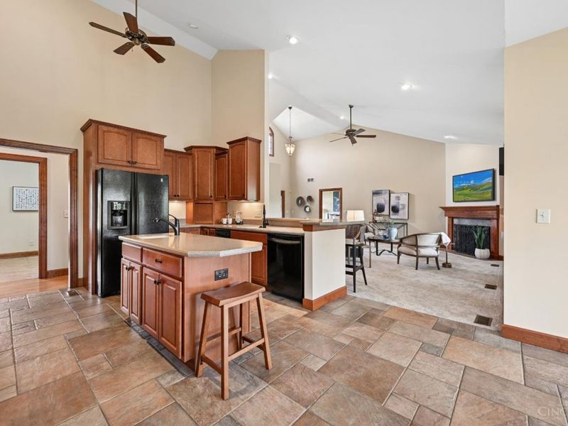 1177 Lake Trail Drive, Cincinnati, OH 45233 Photo 7